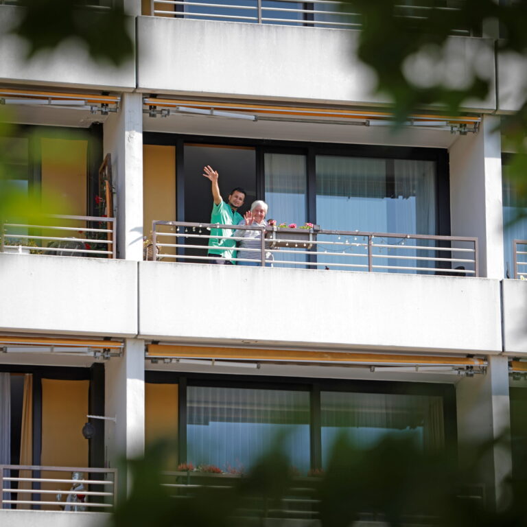 Zimmer mit Balkon im Seniorenzentrum Göttingen